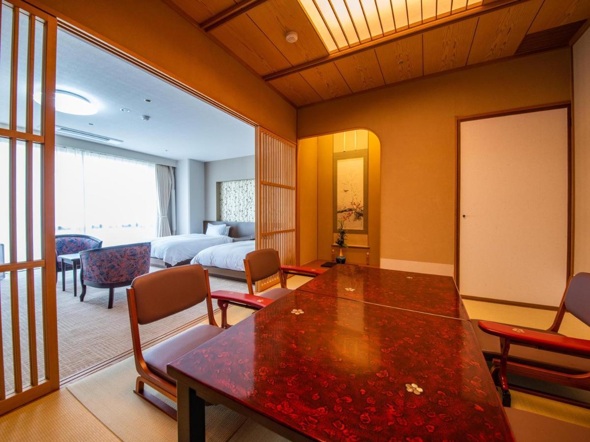 Hotel Yamashiro Onsen Miyabi No Yado Kaga Hyakumangoku Exteriér fotografie