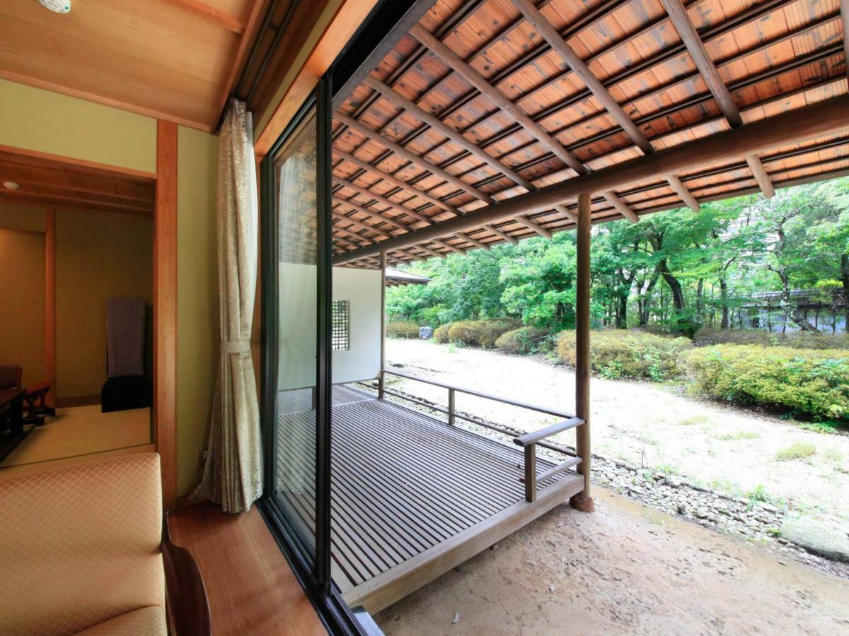 Hotel Yamashiro Onsen Miyabi No Yado Kaga Hyakumangoku Exteriér fotografie