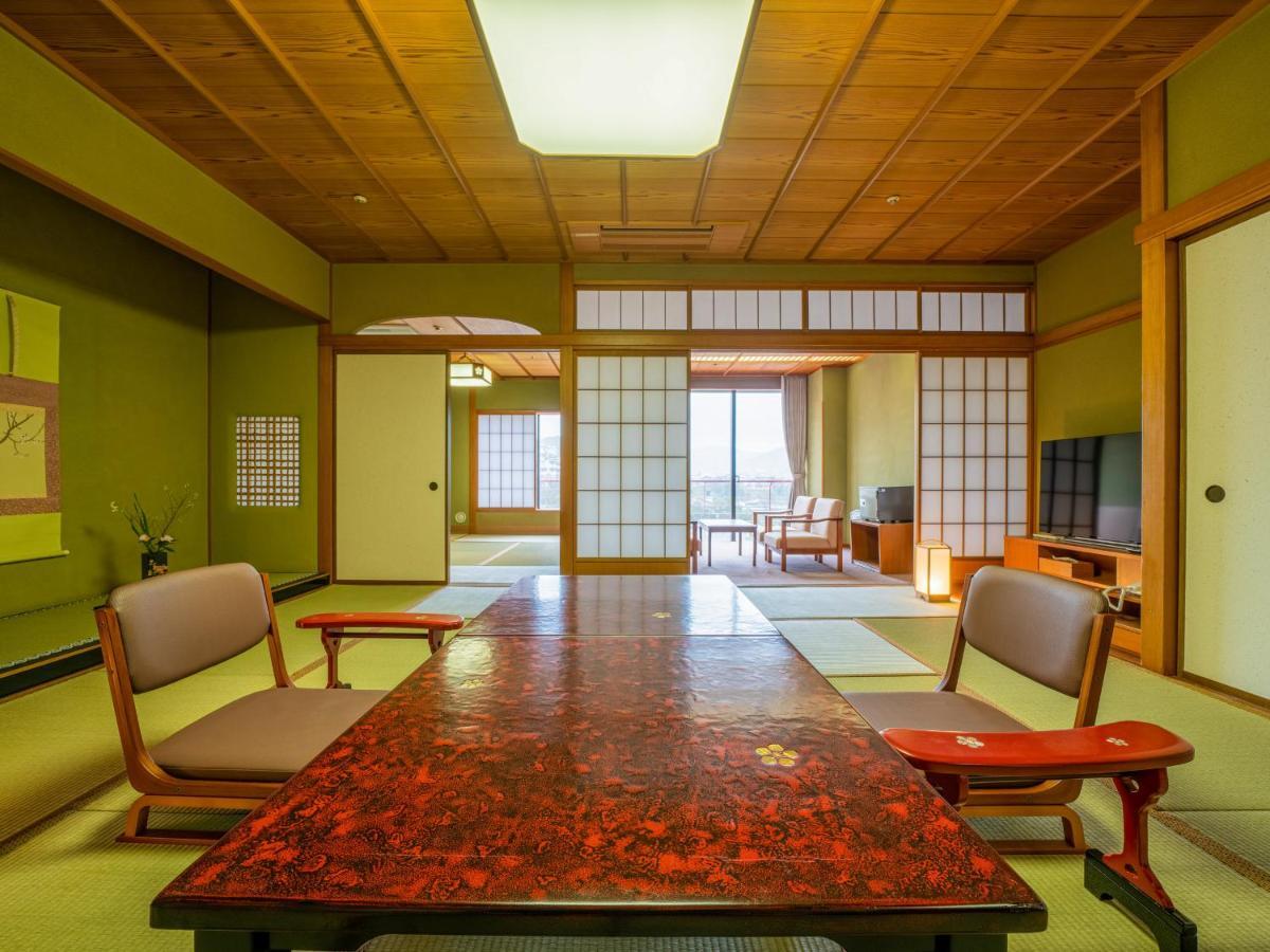 Hotel Yamashiro Onsen Miyabi No Yado Kaga Hyakumangoku Exteriér fotografie