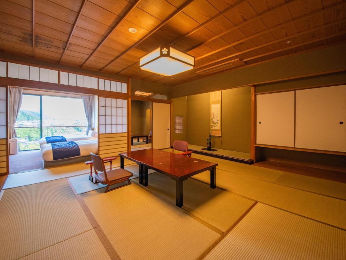 Hotel Yamashiro Onsen Miyabi No Yado Kaga Hyakumangoku Exteriér fotografie