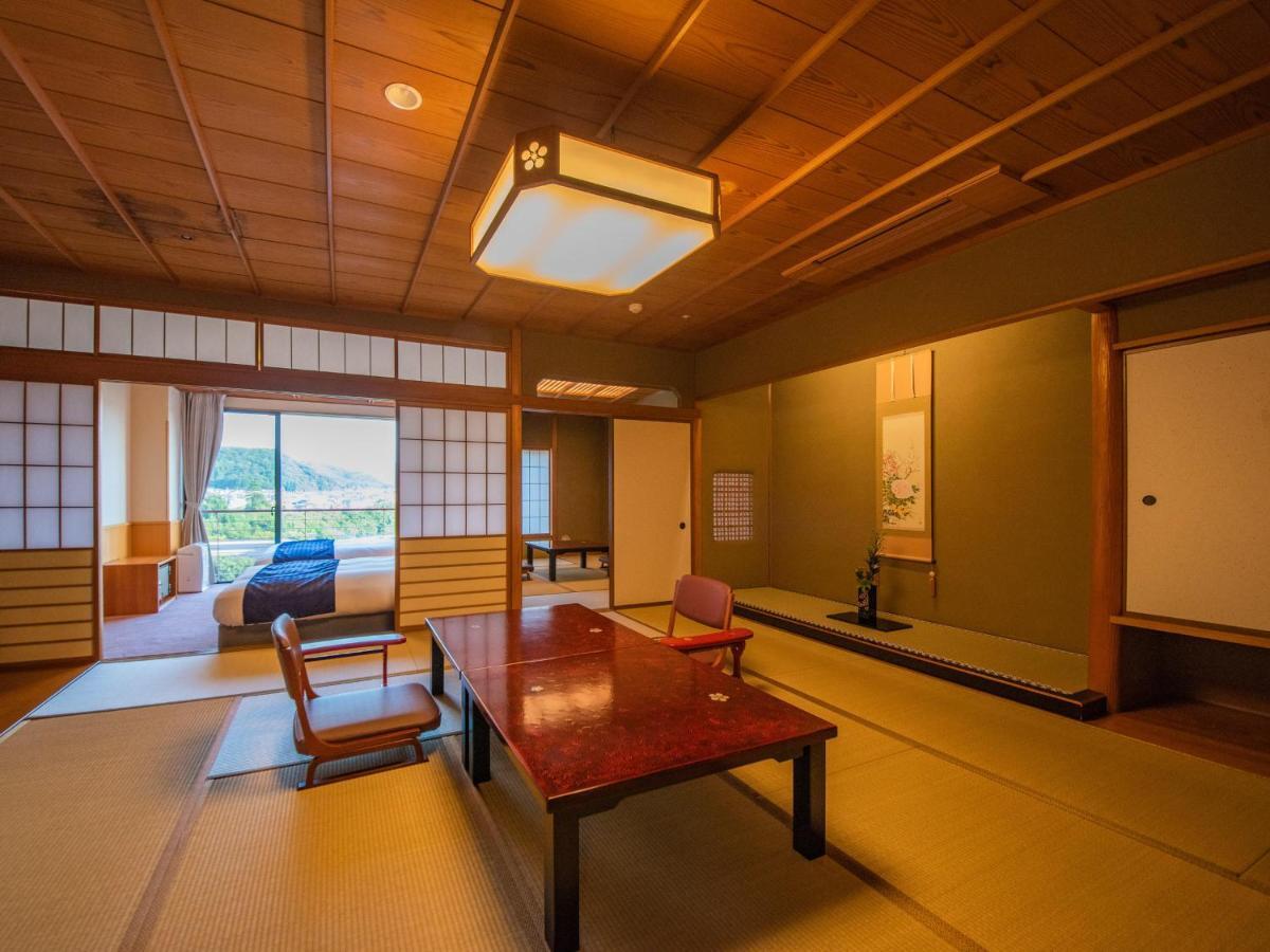Hotel Yamashiro Onsen Miyabi No Yado Kaga Hyakumangoku Exteriér fotografie